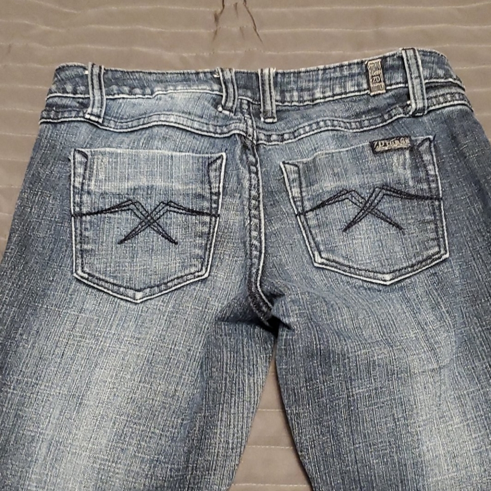 Capris - Picture 3 of 4